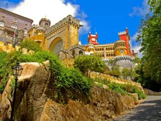 Pena palasset i Sintra sett nedenfra